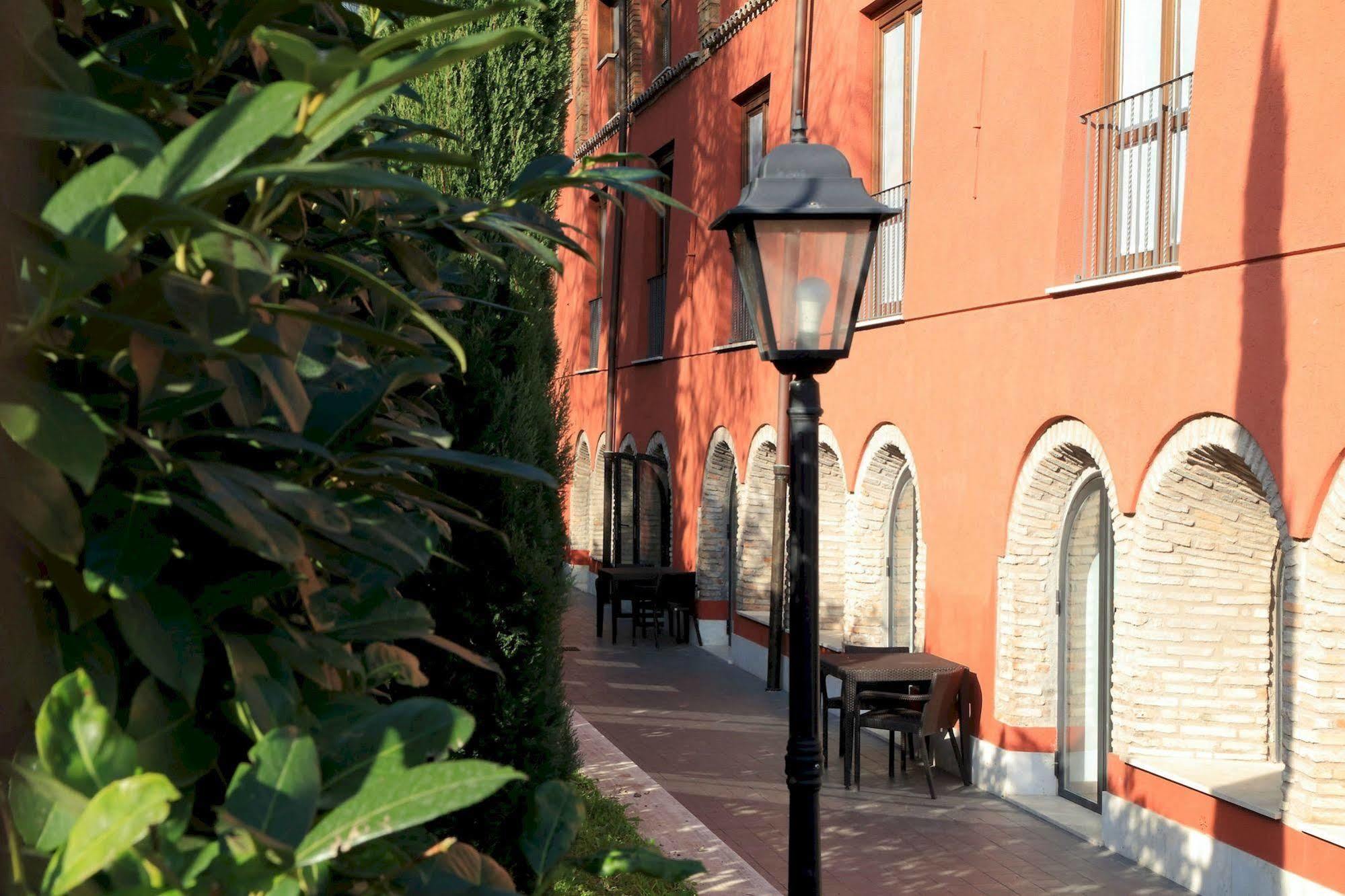 Borgo Papareschi Aparthotel